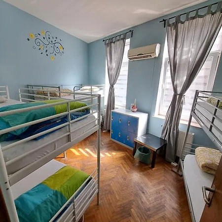 Funhouse * Βουκουρέστι