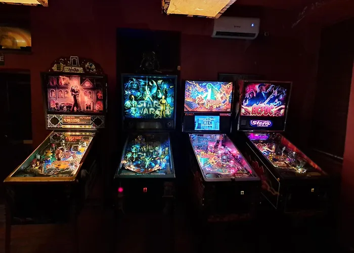 Funhouse Хостел *