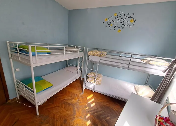 Funhouse * Bucureşti